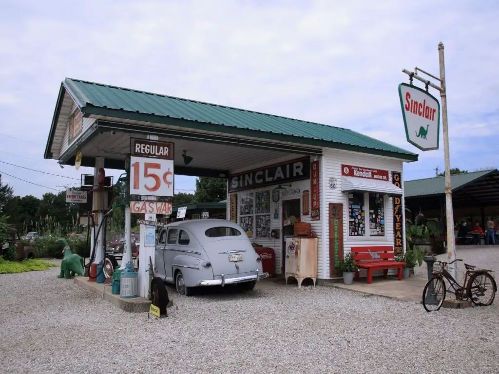 Historic filling station in Missouri on route 66