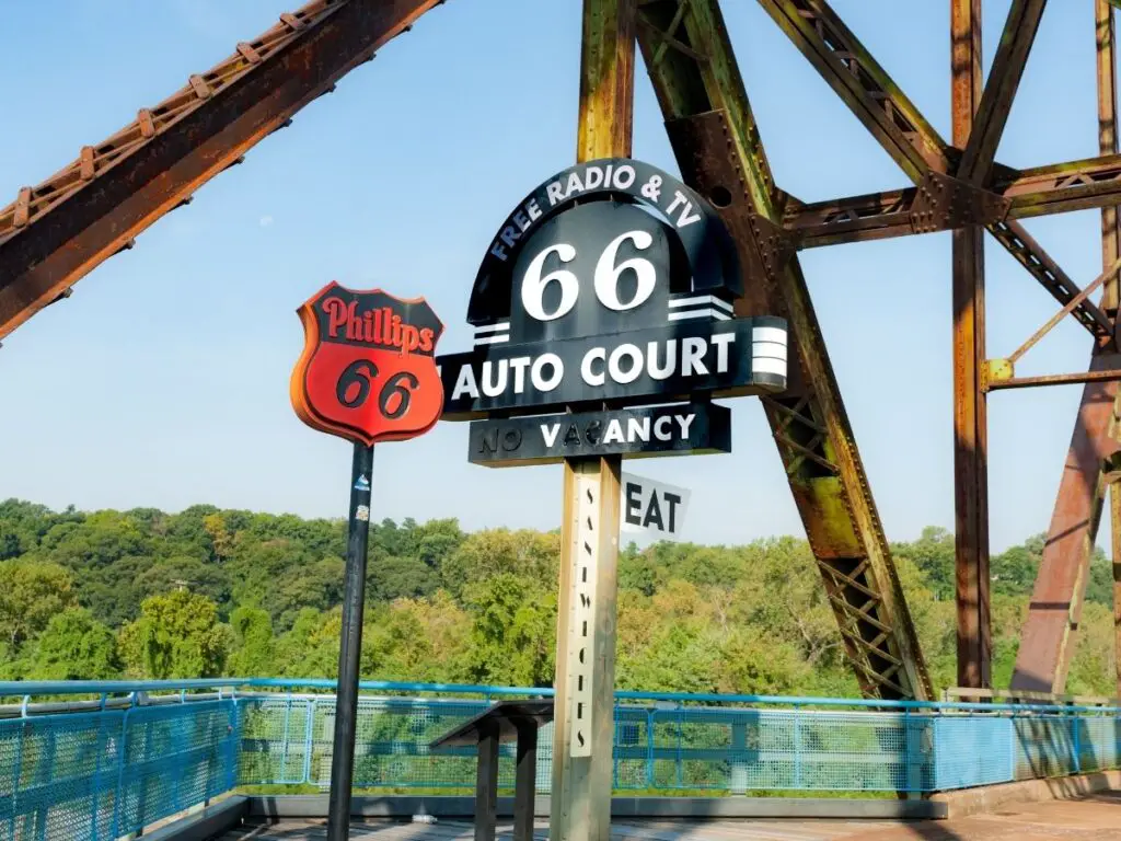 Chain of Rocks Bridge with iconic Route 66 attraction signs