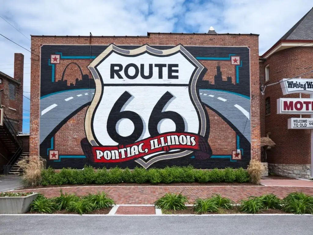 Route 66 mural in Pontiac