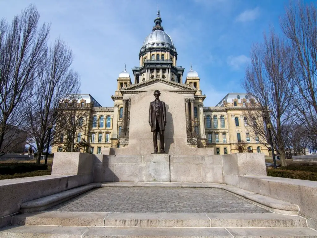 Abraham Lincoln statue in city of Springfield IL