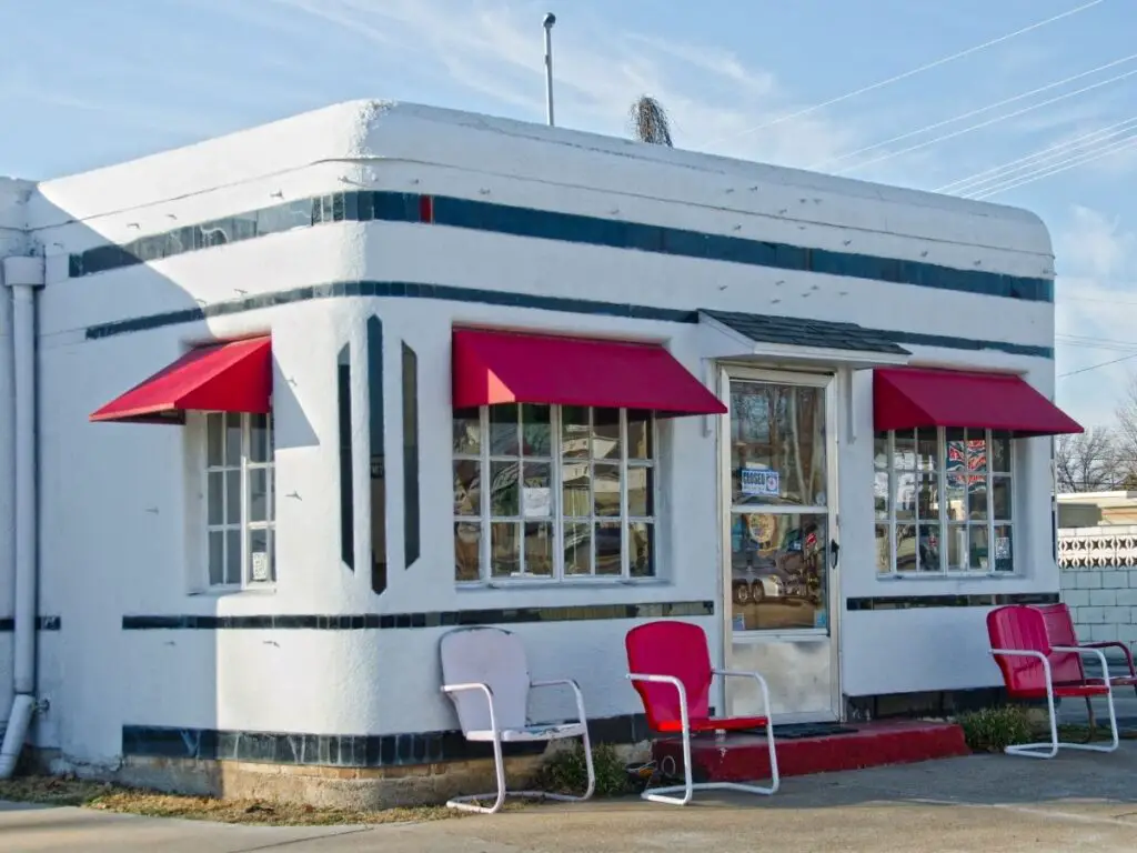 Retro motel in Carthage Missouri on Route 66