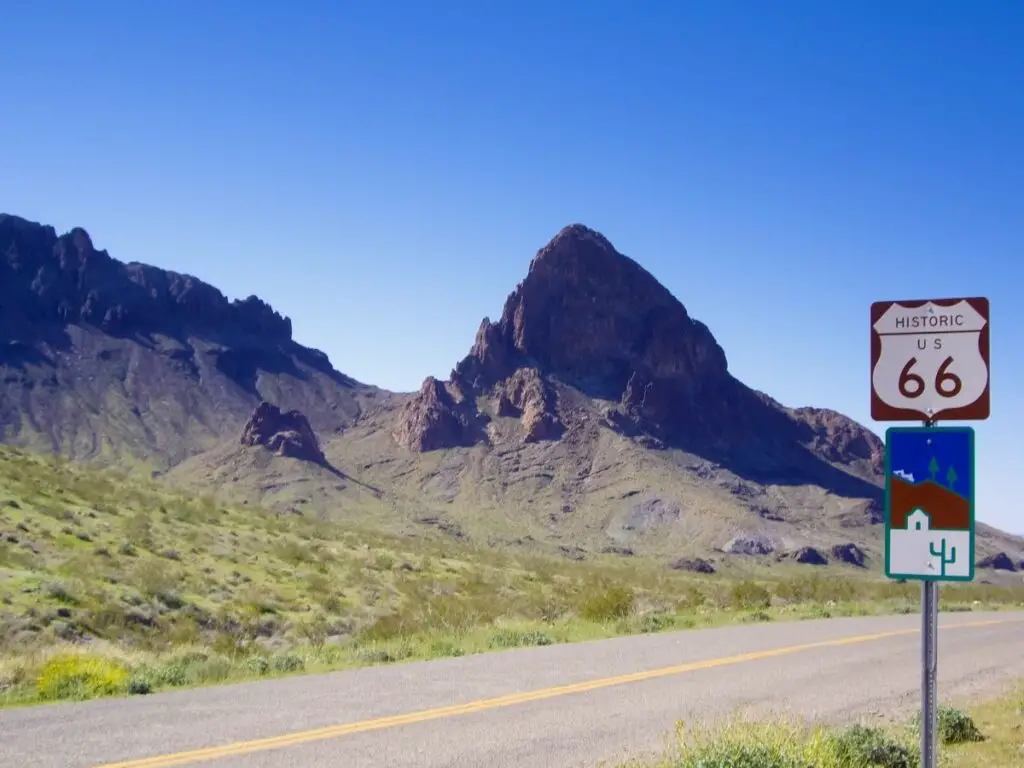 deserted road in Arizona on Route 66