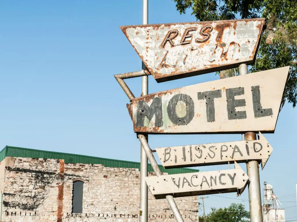 old abandoned motel on Route 66