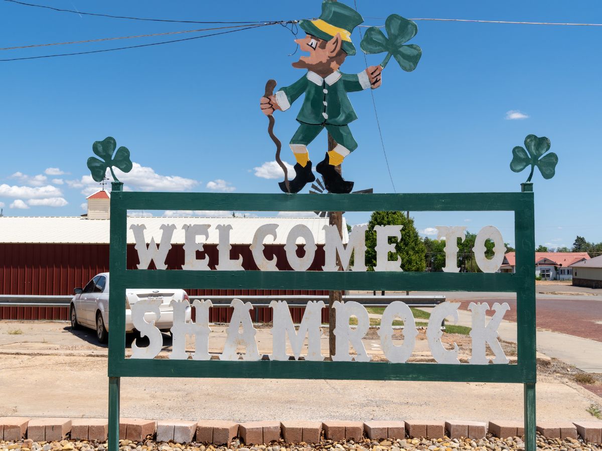 Shamrock town sign on Route 66